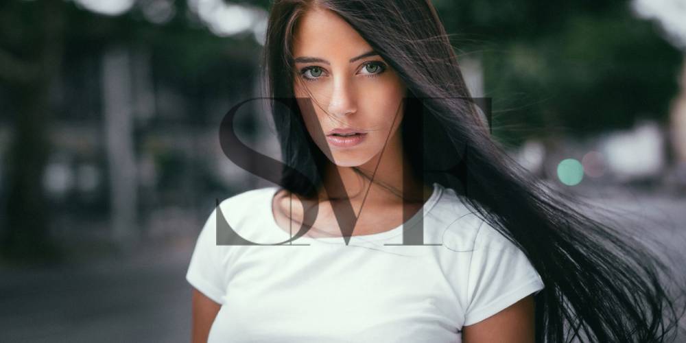 Frankfurt Escorts with Black Hair